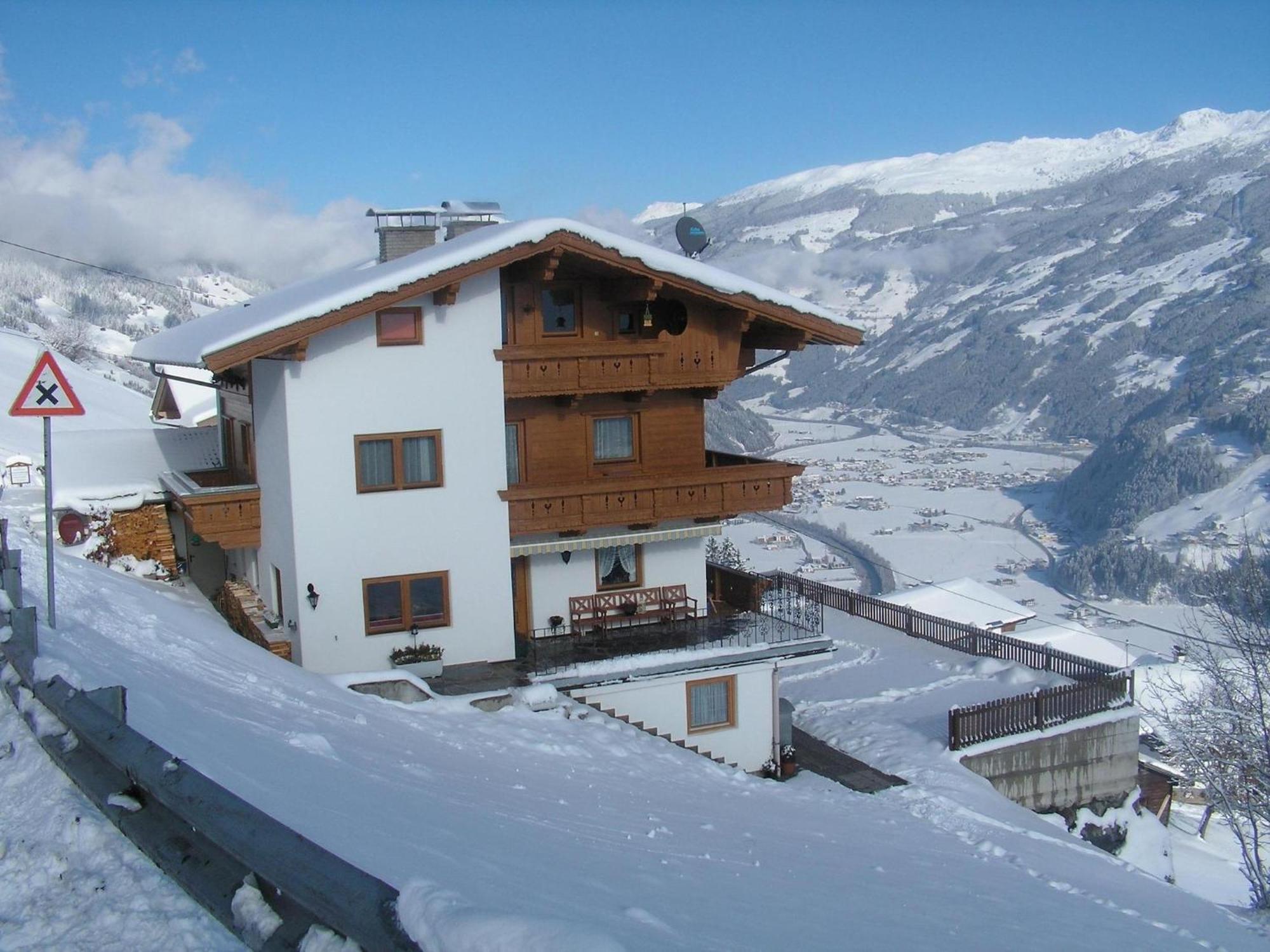 Apartment In Hippach Im Zillertal In The Mountains Muhlen  Exterior photo